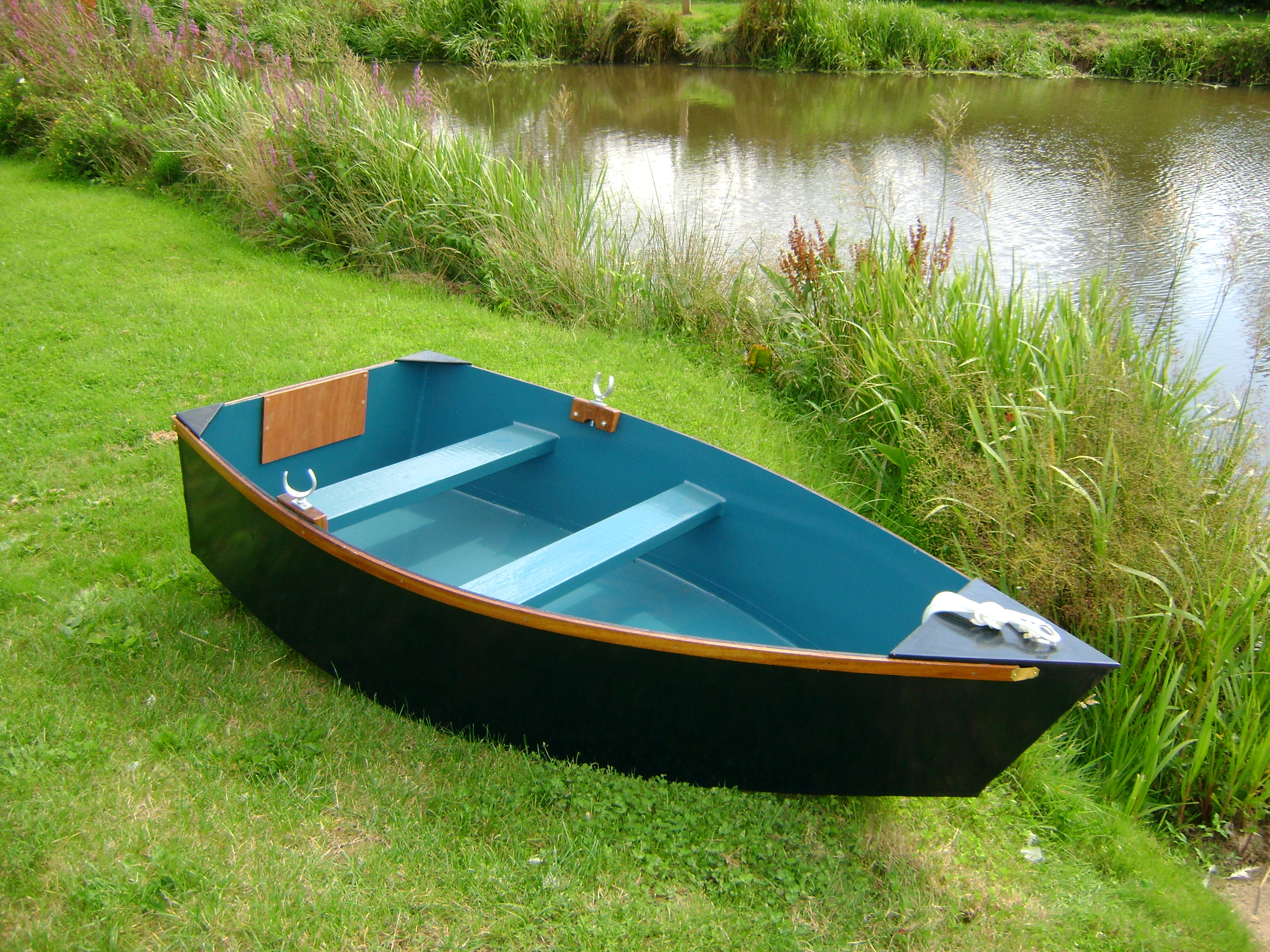 skiff